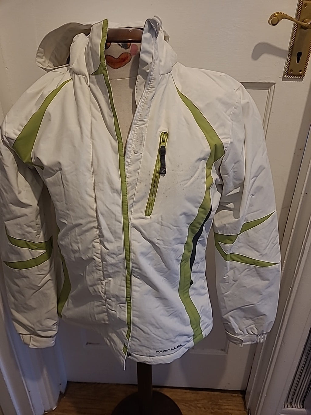 Ladies Parallel Size 12 White/Green Fleece Lined Warm Jacket(Marks On Front)
