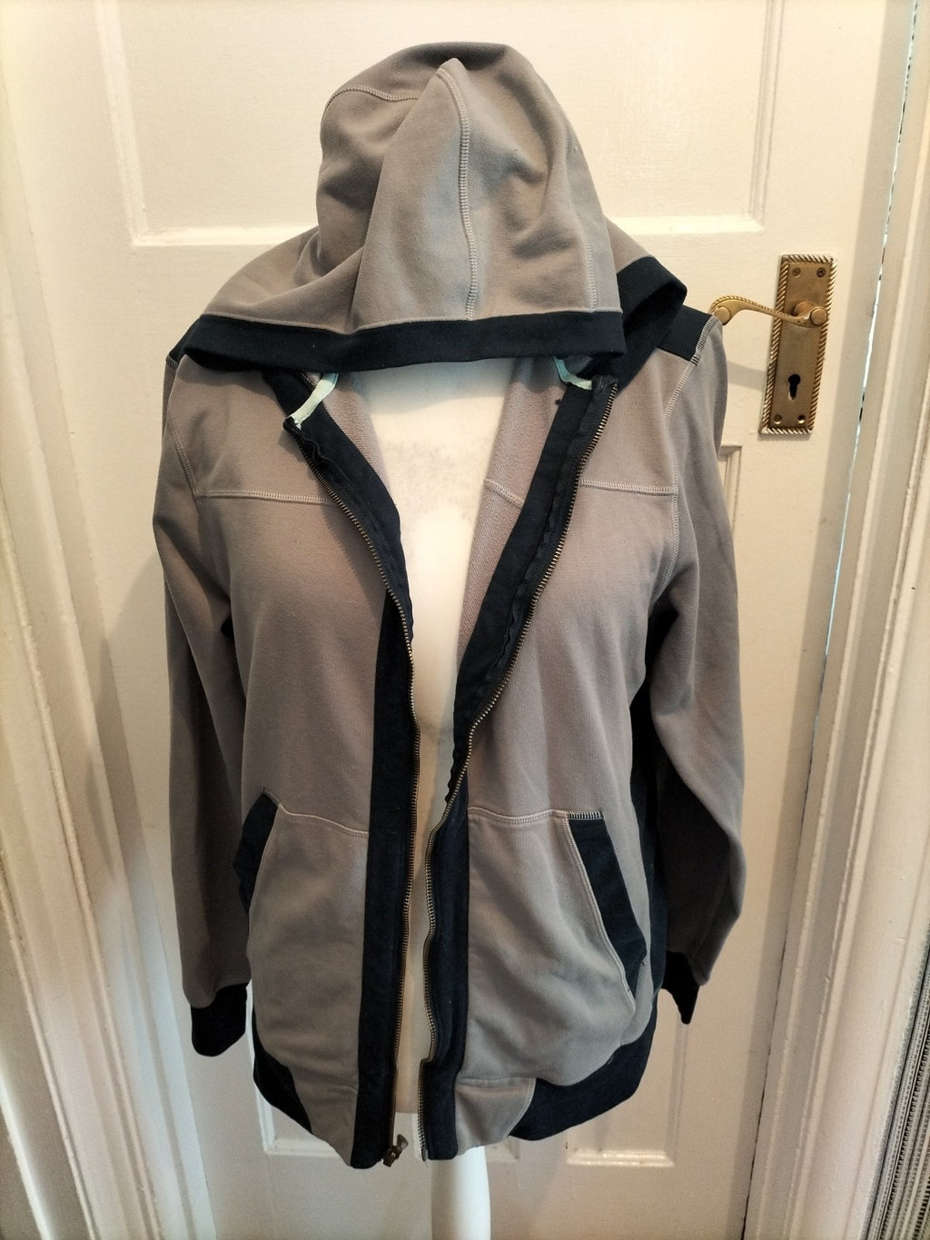 Under Armour Large Grey And Navy Zipped Jacket