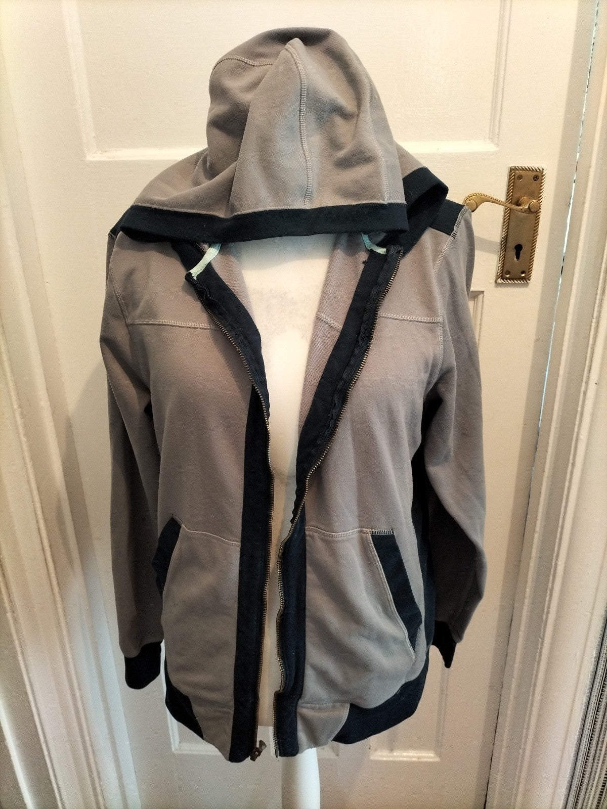 Under Armour Large Grey And Navy Zipped Jacket