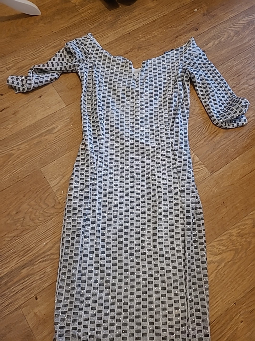 Ladies Quiz Size 12 Black Amd Silver Glittery Long Sleeved Pencil Dress