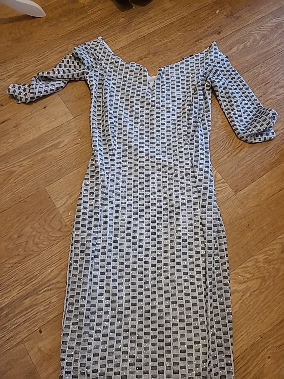 Ladies Quiz Size 12 Black Amd Silver Glittery Long Sleeved Pencil Dress