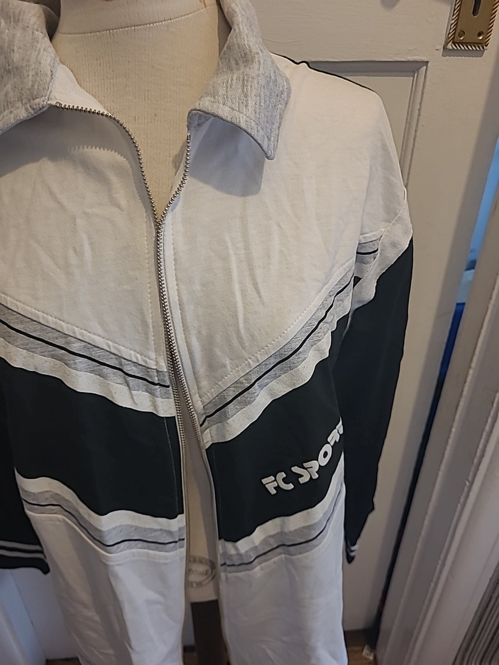 Mens French Connection Size Small Black/White Zip Through Jacket