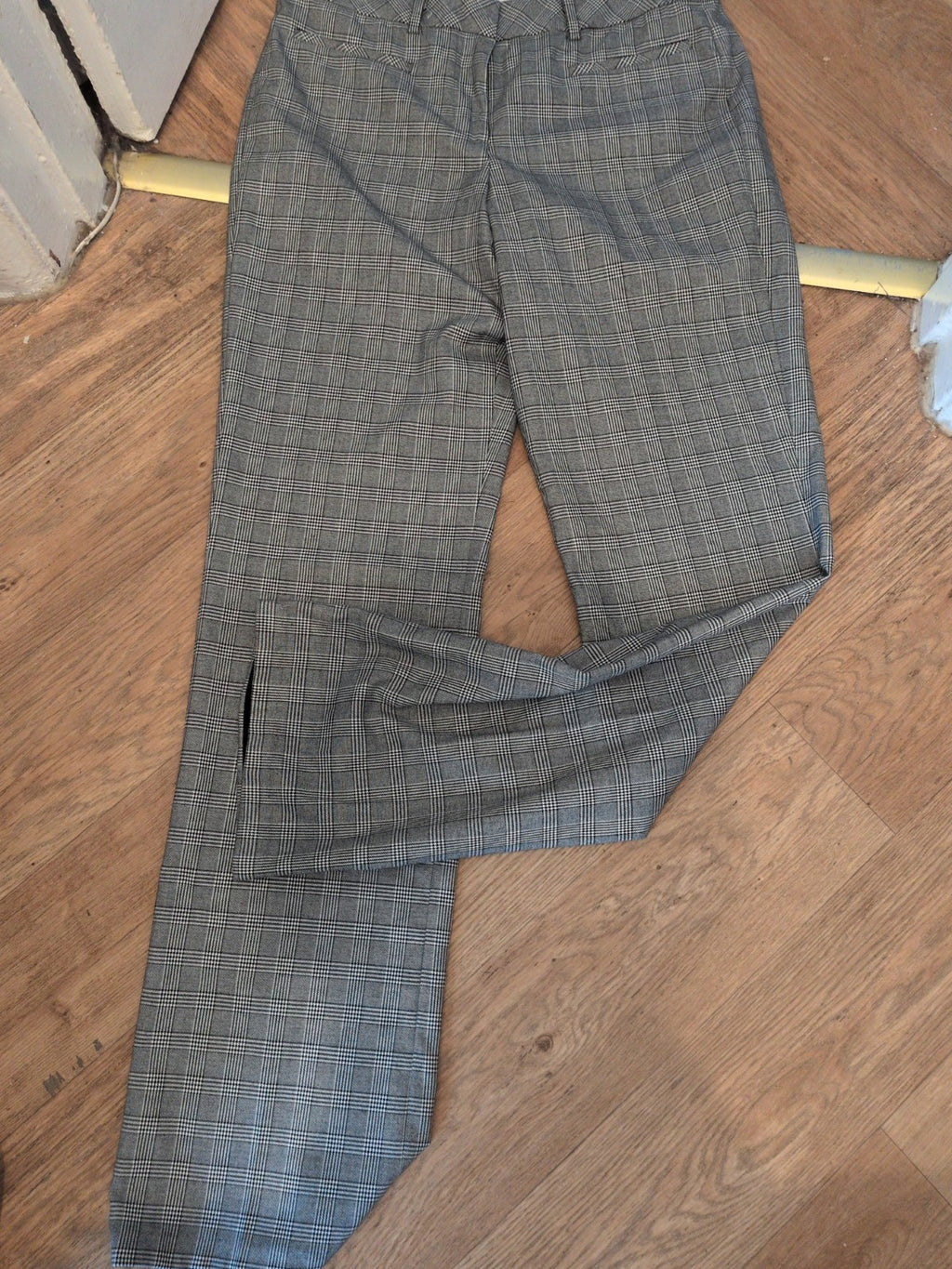 Ladies Size 8 Black Check Trousers Missing Button