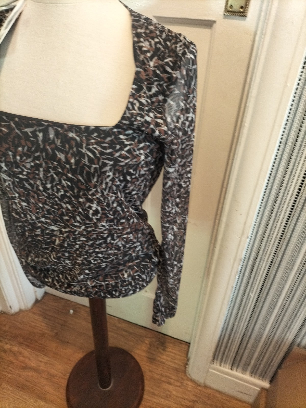 Ladies Brand New Top Size L Noisy May