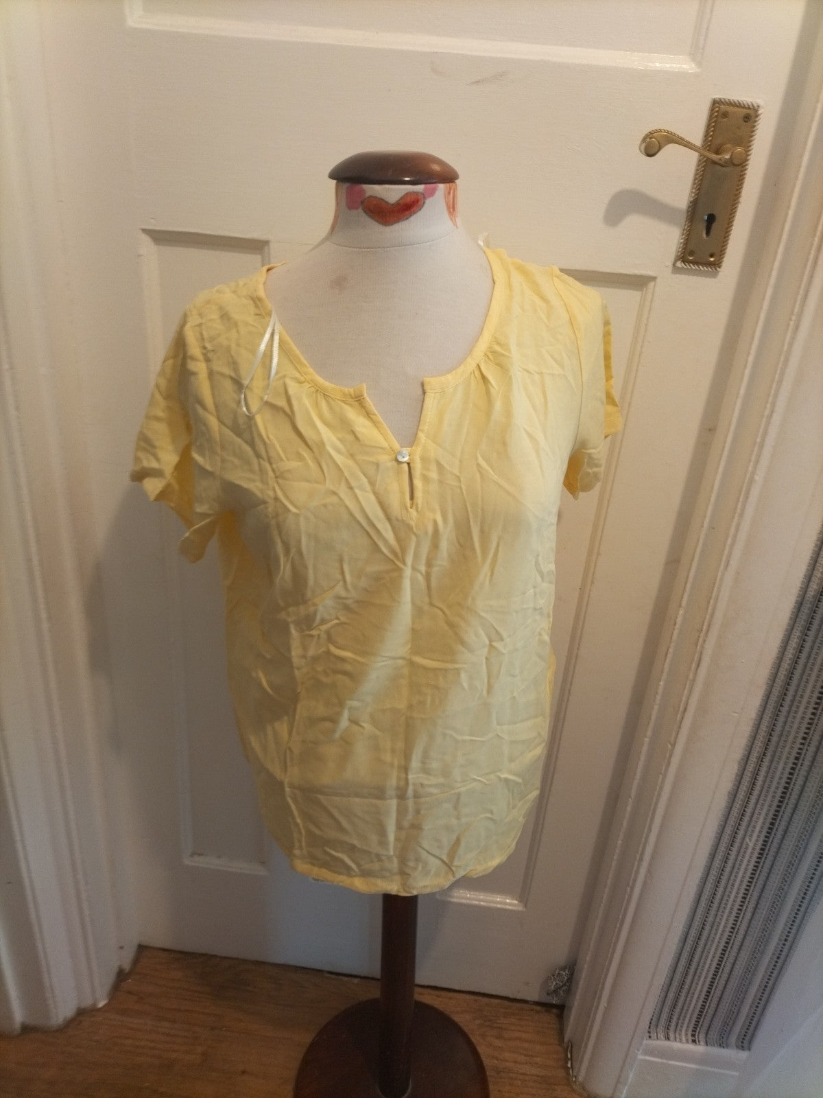 Ladies Bonmarche Size 12 Pale Yellow Short Sleeved Tshirt Blouse