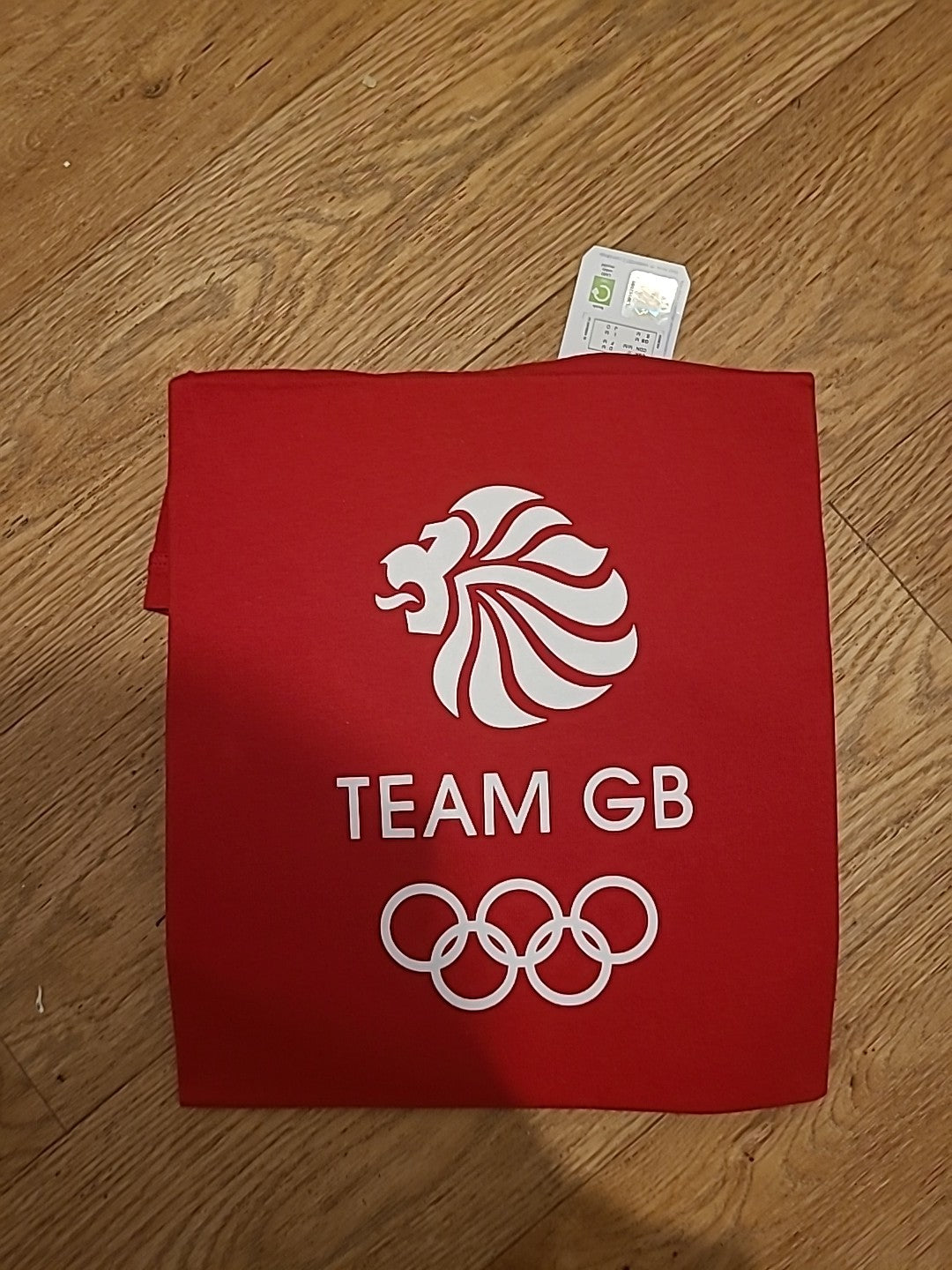 Brand New Mens Size Medium Red Team GB tshirt