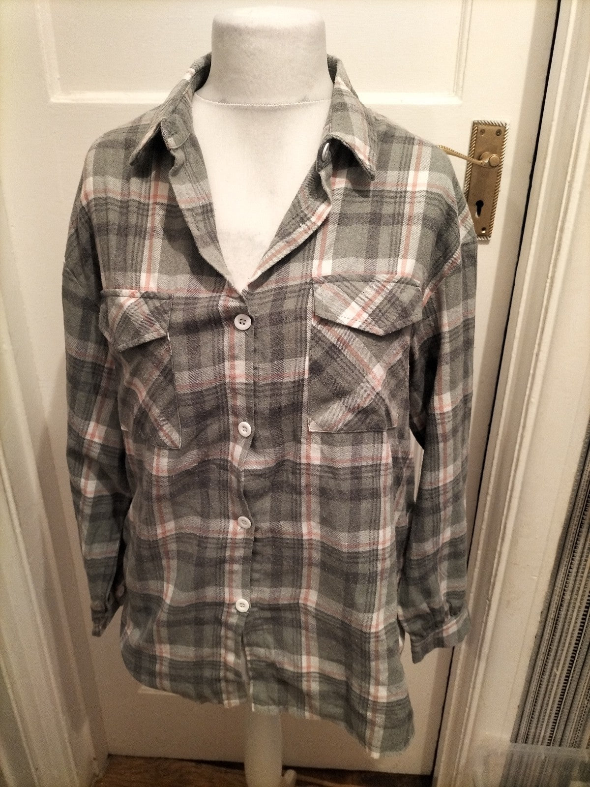 Ladies Shein Size Large Pale Green Check Collared Blouse Long Sleeved Bobbling