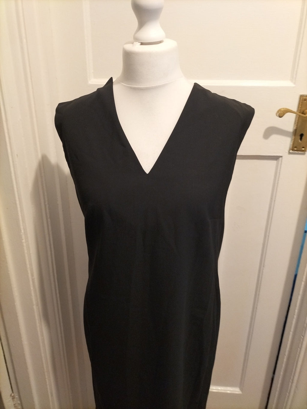 Ladies Annette Gortz Size XL Black V Neck Sleeveless Dress