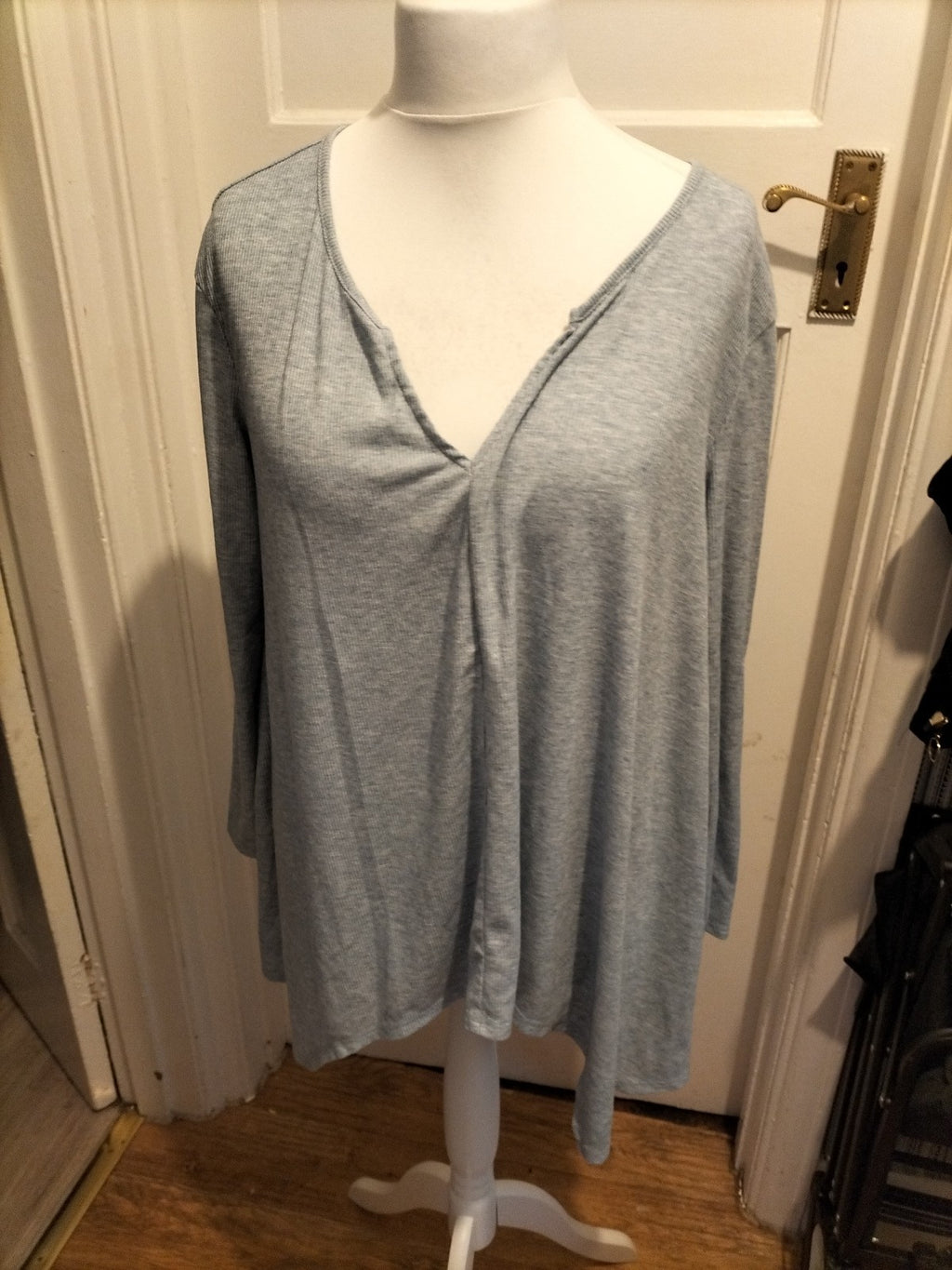 Ladies Size XL Grey Blue Tinge Ribbed Long Sleeved Tshirt