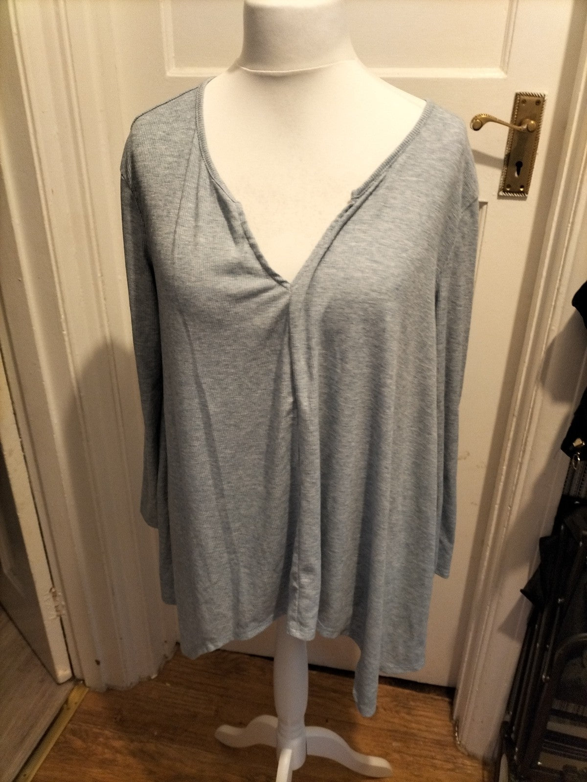 Ladies Size XL Grey Blue Tinge Ribbed Long Sleeved Tshirt