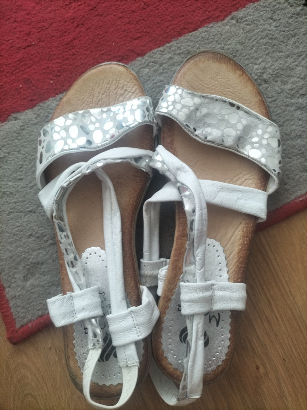 Maria Euro 38 White Open Strappy Sandals