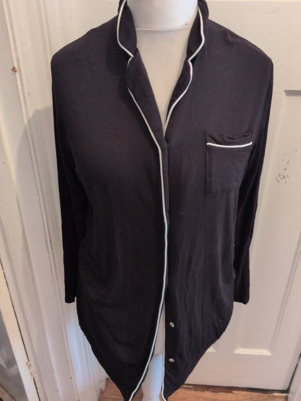 Ladies F&F Small Black With White Trim Long Sleeve Night Shirt