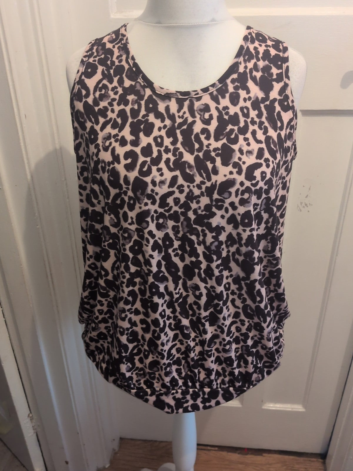 Very 18 Beige Black Animal Print Sleeveless Blouse