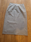 Ladies Size Medium Grey Below Knee Skirt