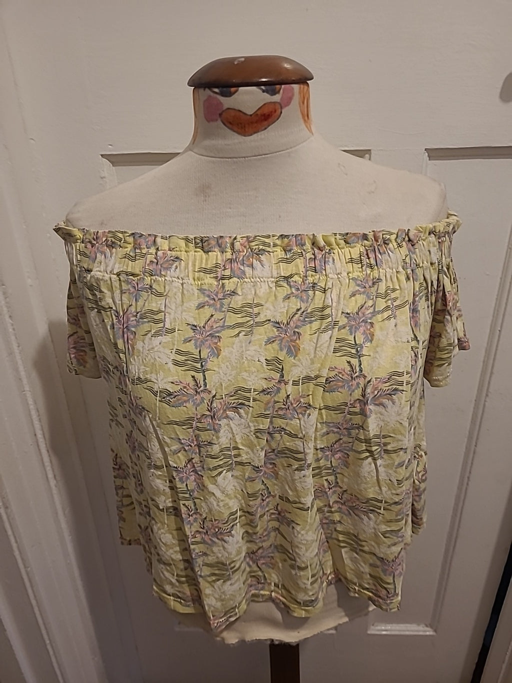 Ladies New Look Size 8 Lime Palm Tree Top