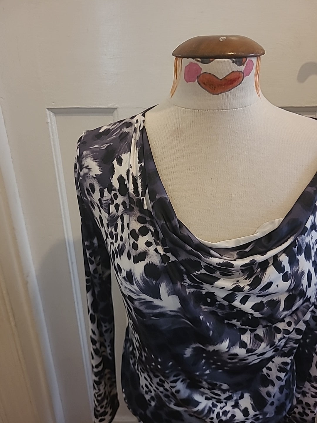 Ladies Jami Size Medium Animal Print Ruched Side Long Sleeved Dress