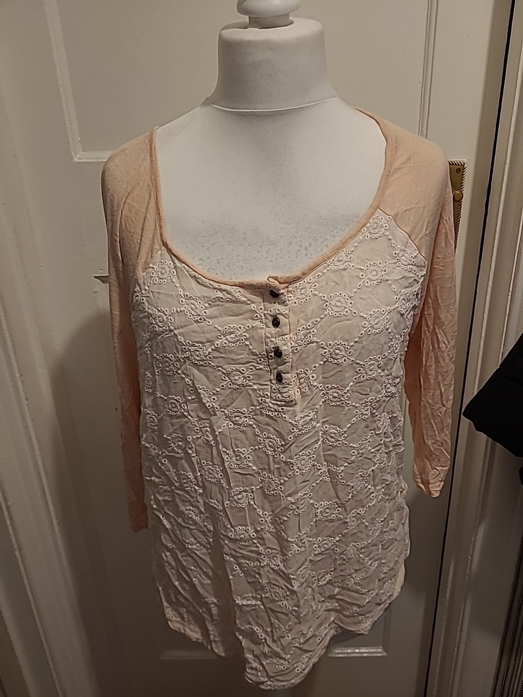 Ladies Falmer Size 16 Pale Pink Scoop Neck Blouse Long Sleeved