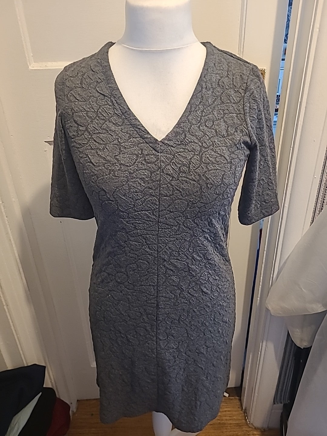 Ladies Sandwich Size XS Grey V Neck Short Sleeved Dress