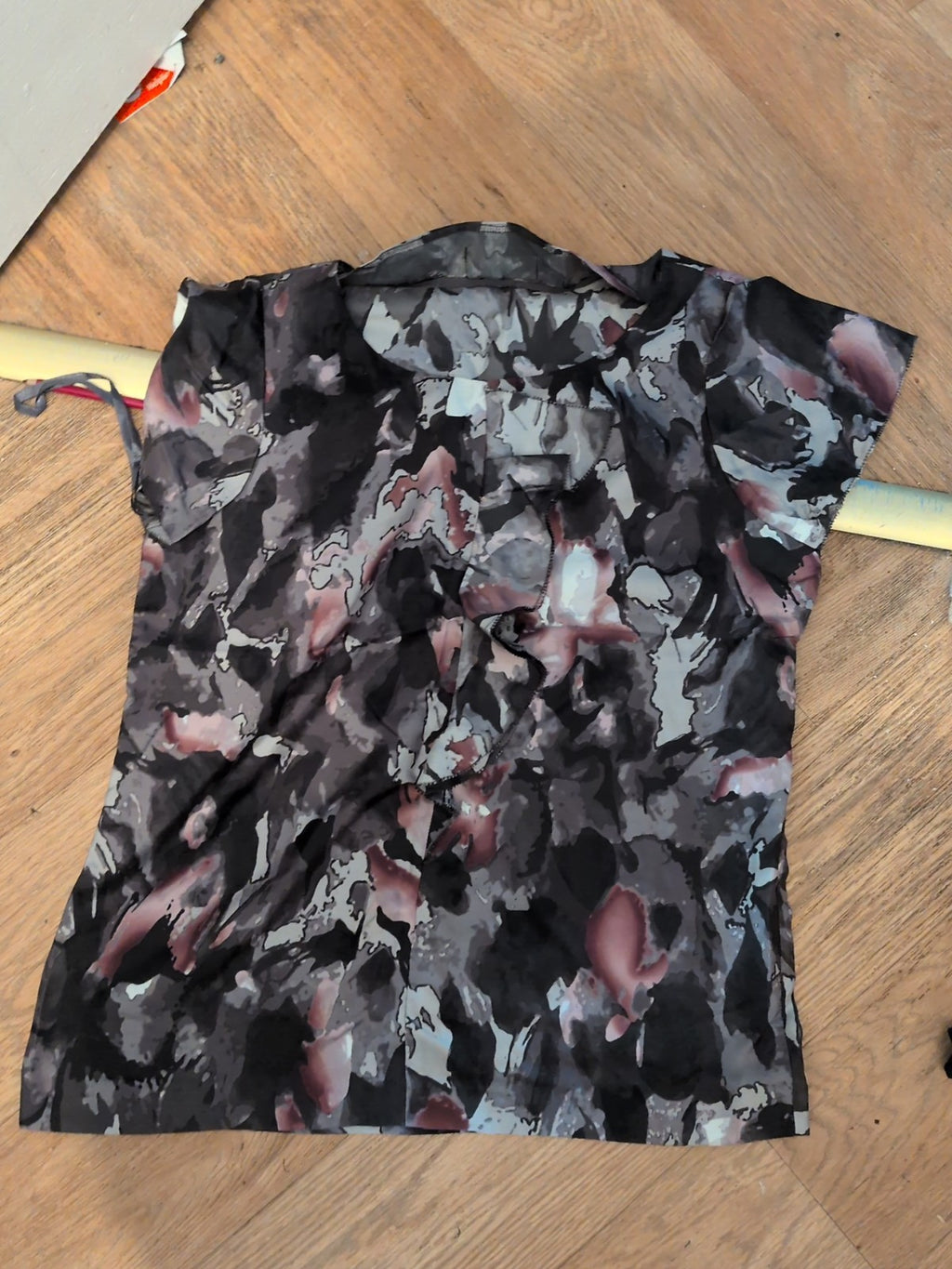 Episode 8 Black Grey Pink Floral Short Sleeve Blouse
