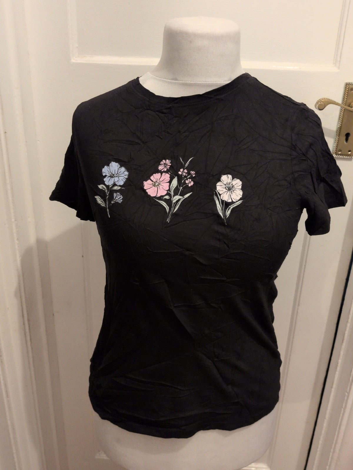 New Look 8 Black With Flowers Short Sleeve T-shirt
