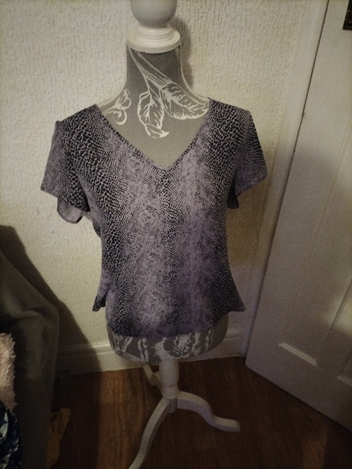 Ladies Unbranded Size 14 Purple And Black Short Sleeve Blouse