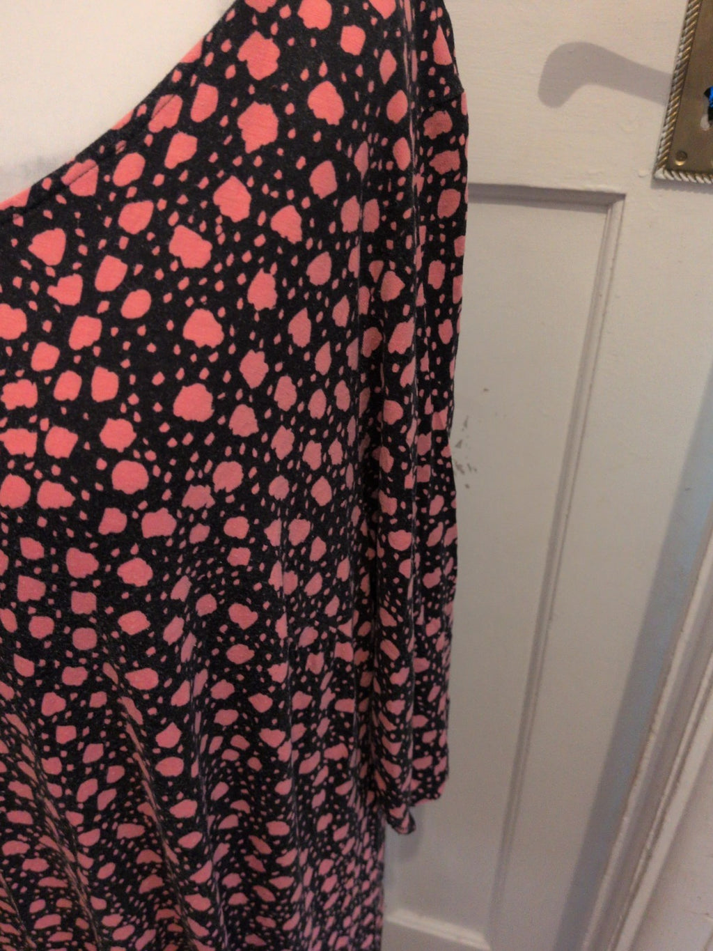 Capsule 20 Pink And Black Long Sleeve Knee Length Dress