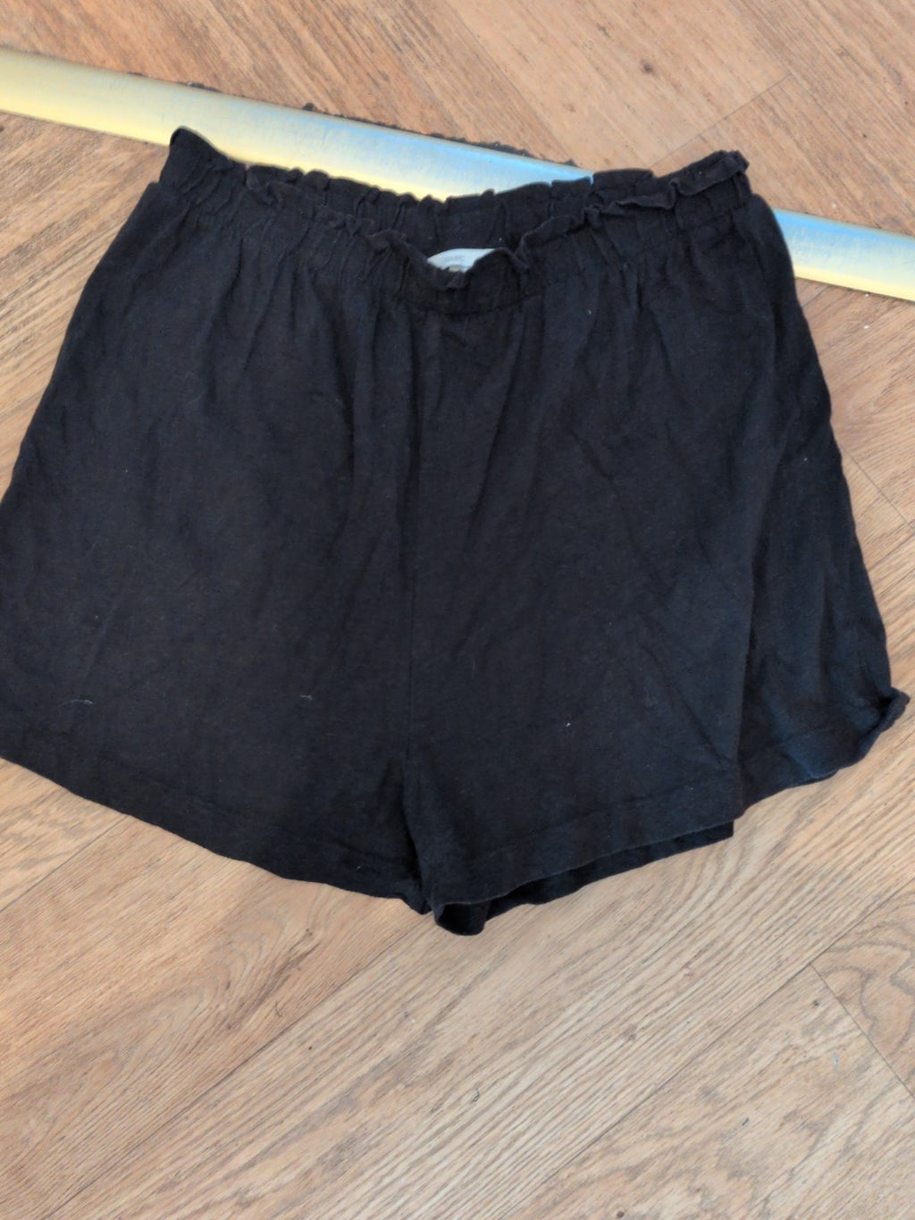 H&M Basic Small Black Shorts
