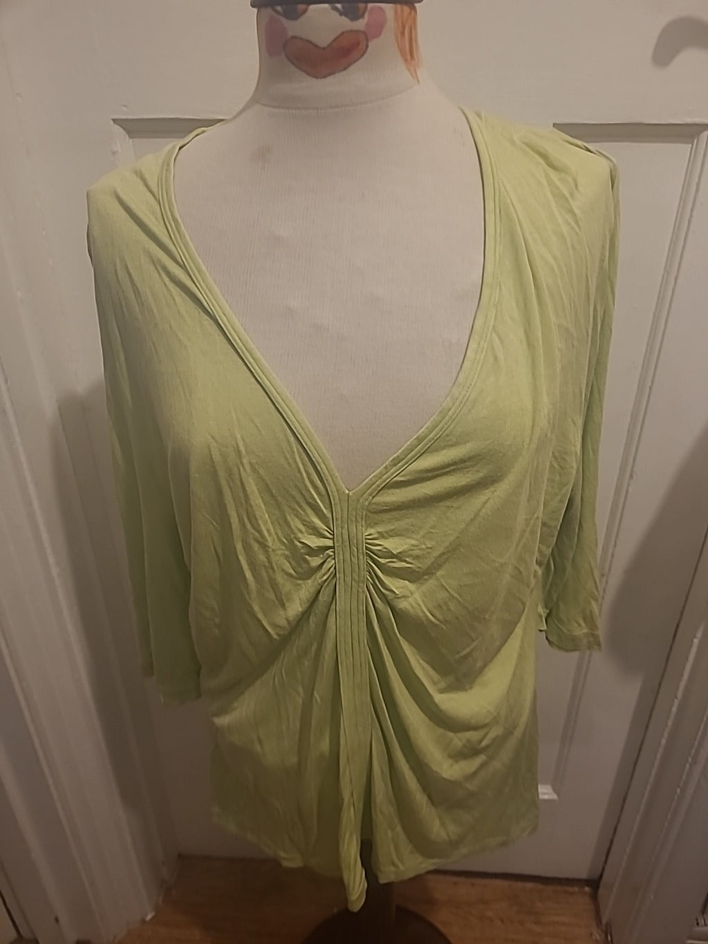 Ladies David Nieper Size 14 Lime V Neck Blouse