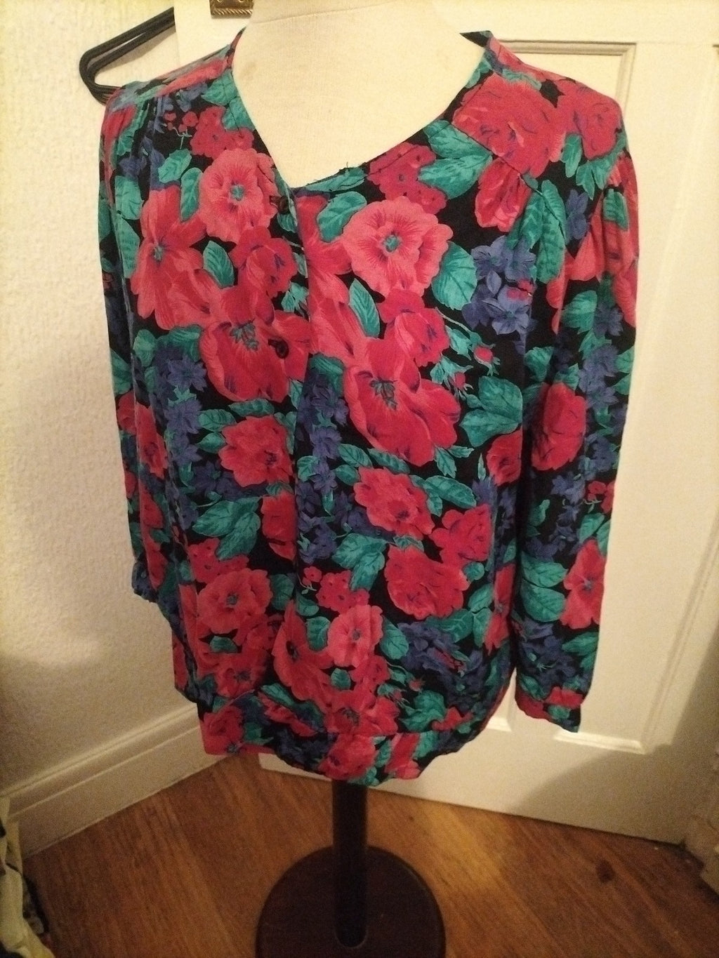 Ladies Top Notch Size 12 Multi Floral Buttoned Blouse