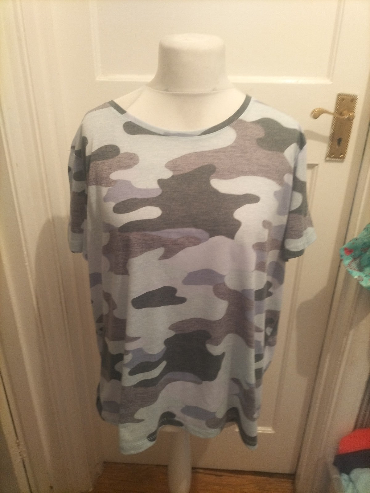 Marks And Spencer 22 Camo Style Pattern Short Sleeve T-shirt