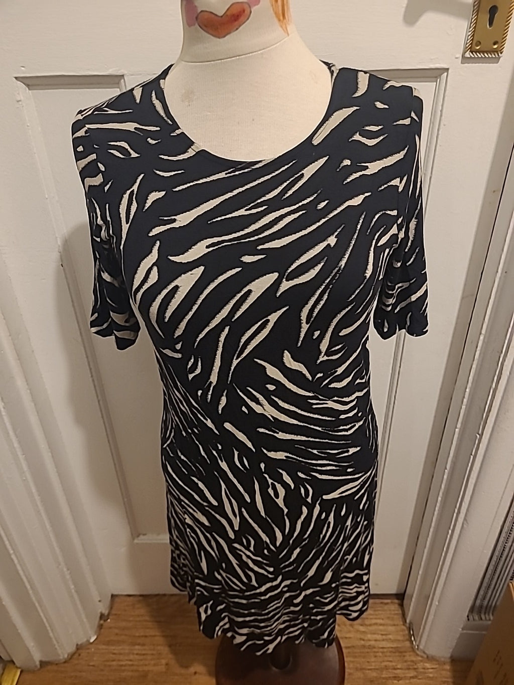Ladies M&S Collection Size 10 Black/Cream Dash Short Sleeved Dress
