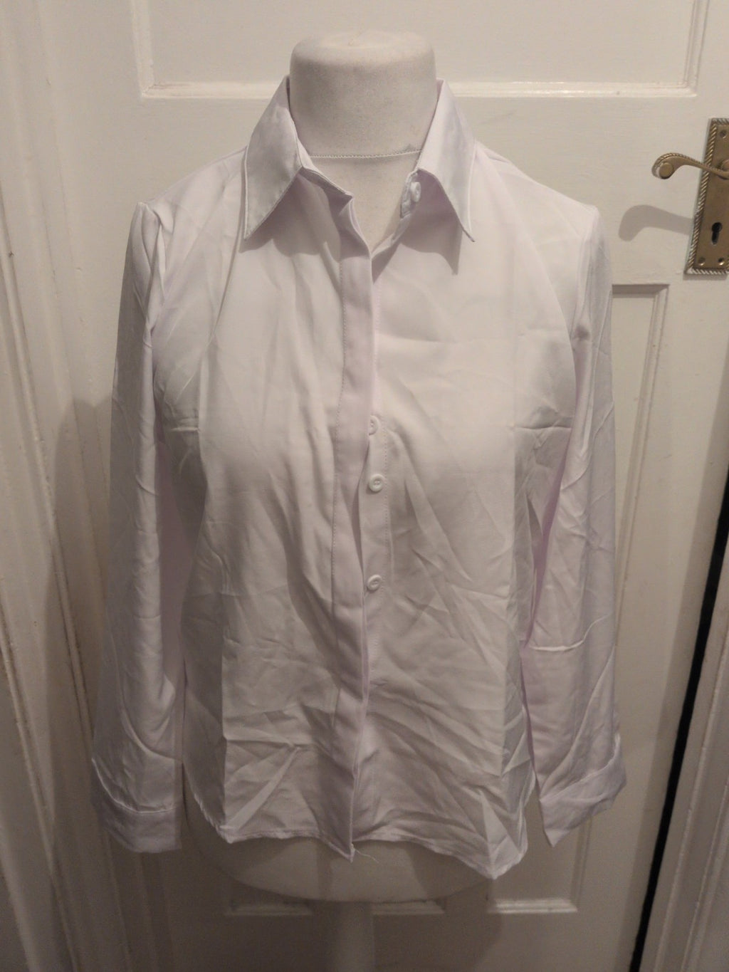 Ladies Size Large White Long Sleeve Buttoned Blouse