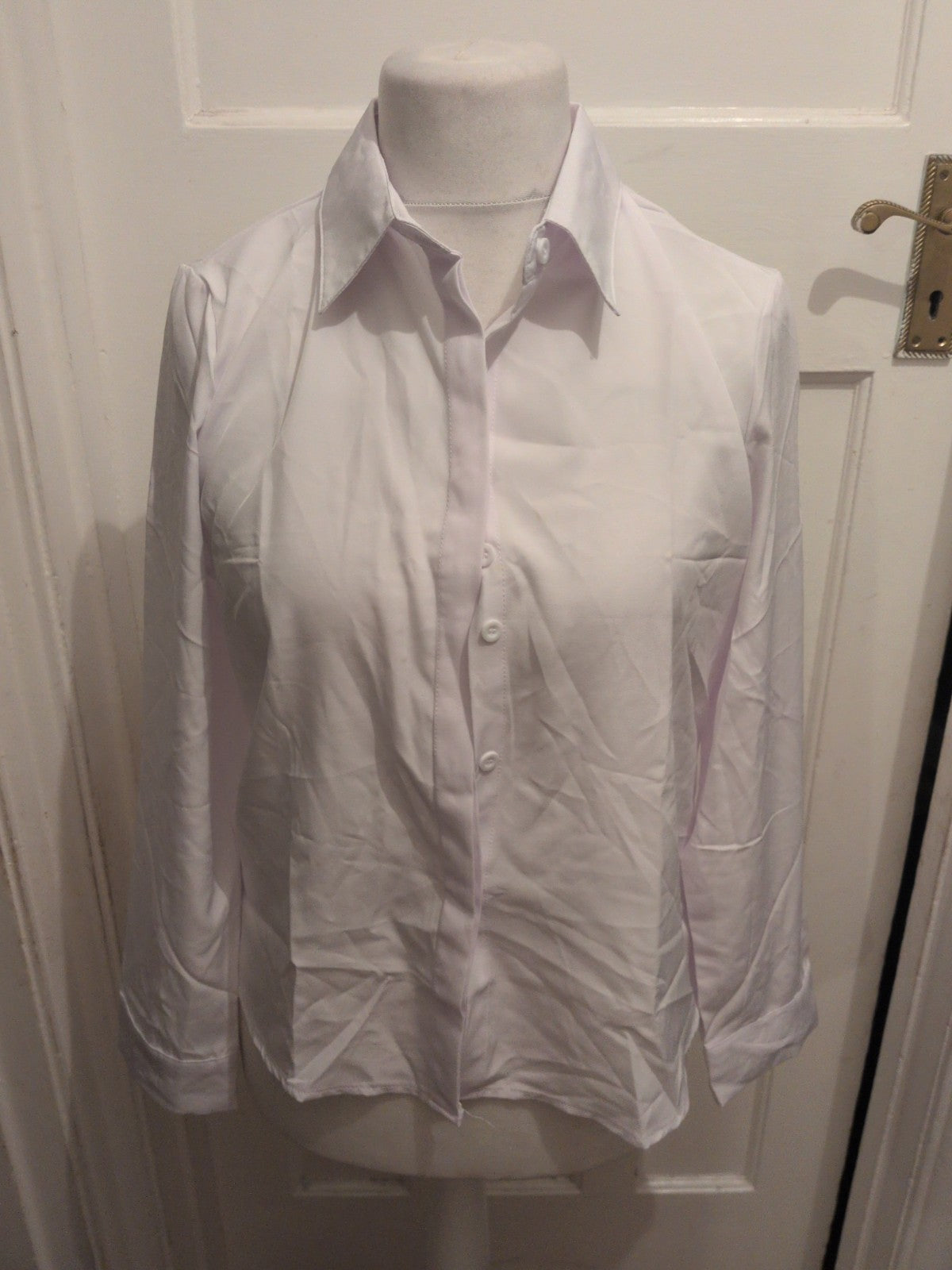 Ladies Size Large White Long Sleeve Buttoned Blouse