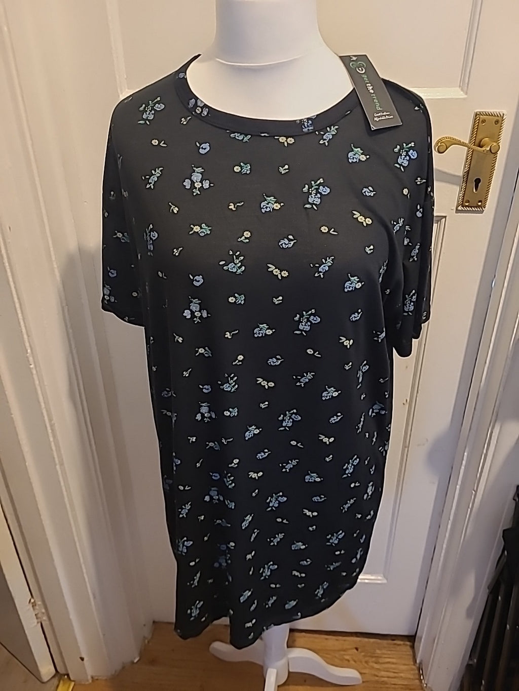 Brand New Ladies Get The Trend Size 14 Black Floral Short Sleeved Dress