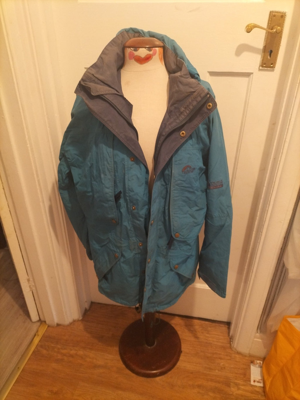 Mens Lowe Alpine Size Medium Mesh Lined Green Coat