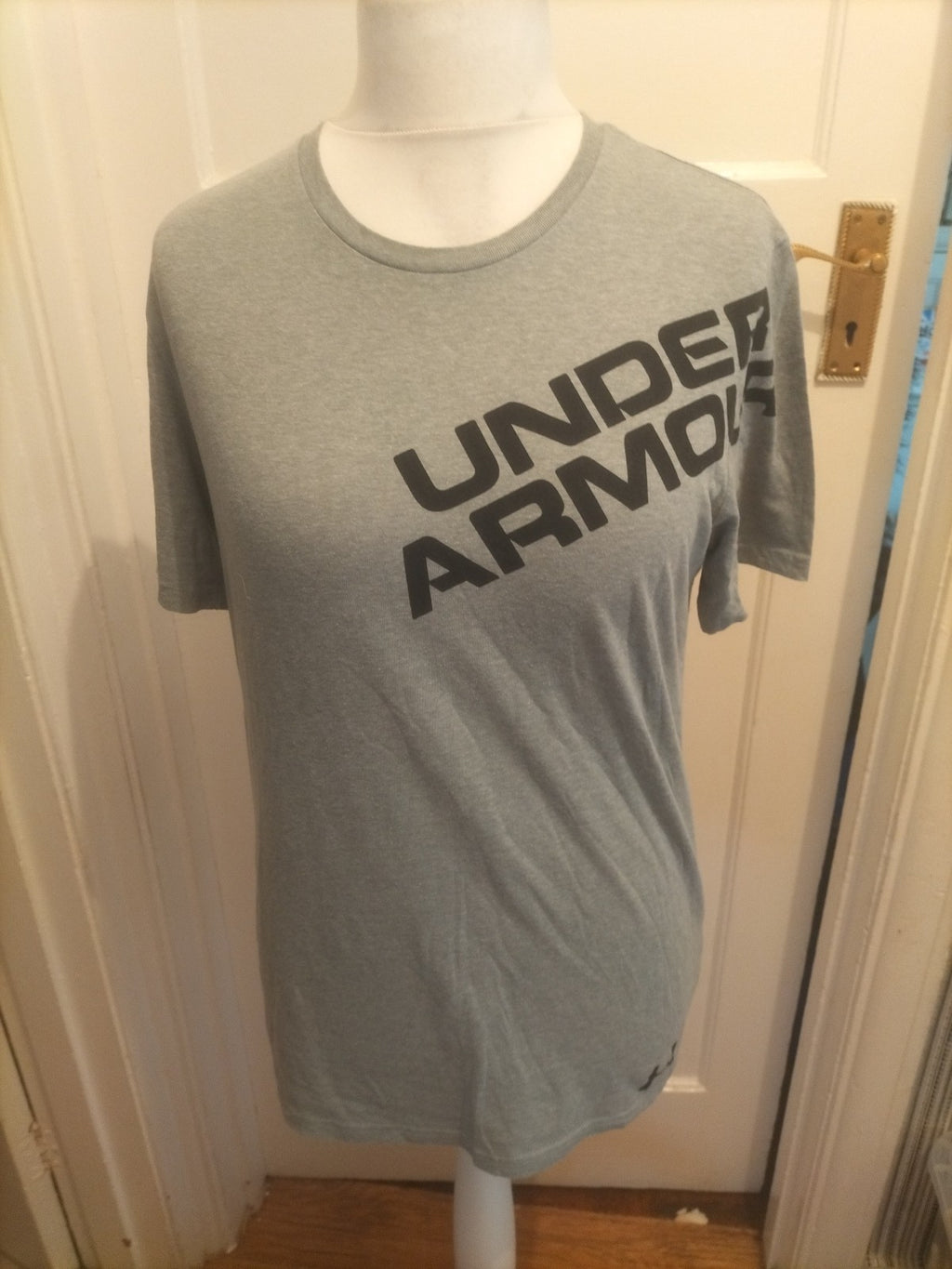 Mens Under Armour Size Small Grey And Black Print Short Sleeved Tshirt