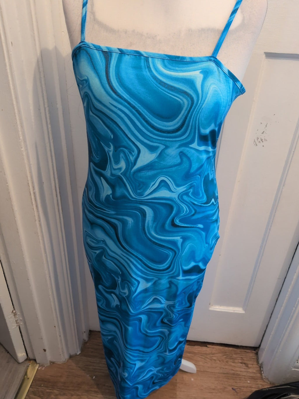 Ladies Pretty Blue Long Dress  Square Neckline Sleeveless  Size Xl[16]