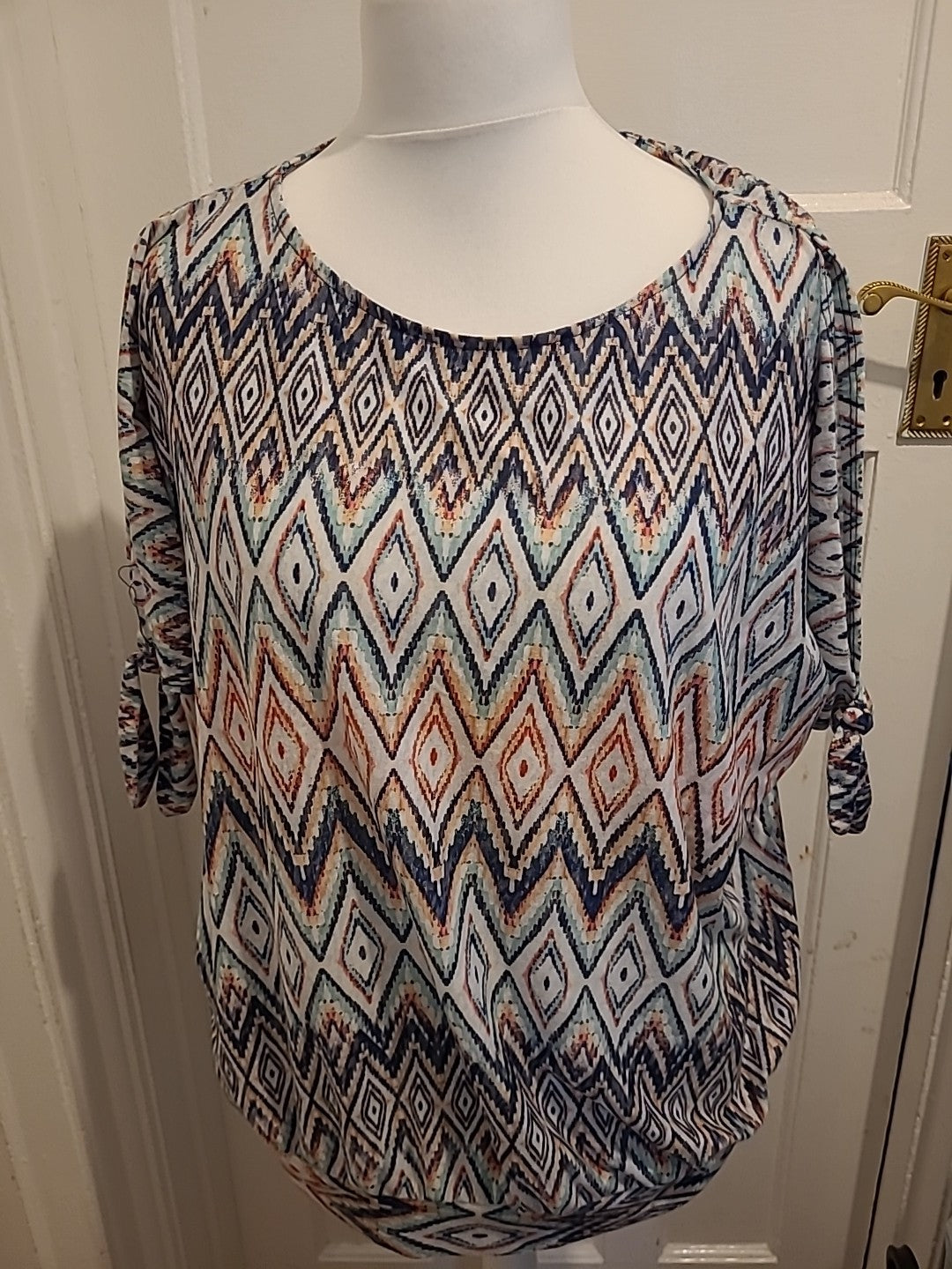 Ladies Wallis Size Large Multicoloured Diamond Short Sleeved Tshirt