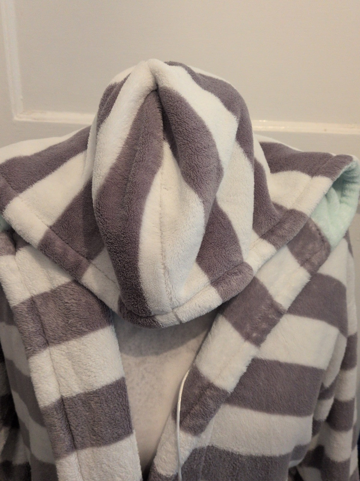 Primark 10-12 Grey And White Striped Dressing Gown Robe