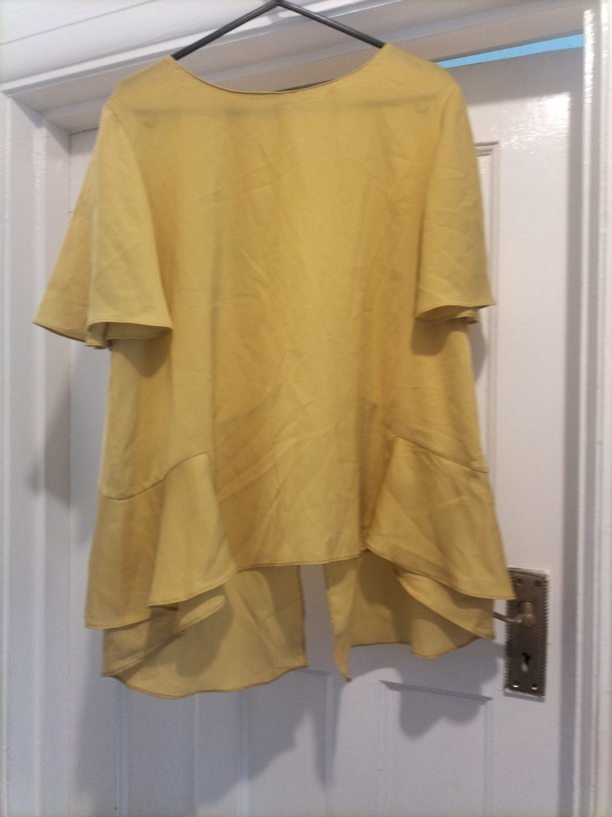 Ladies River Island Size 8 Yellow Short Sleeved Flowy Blouse