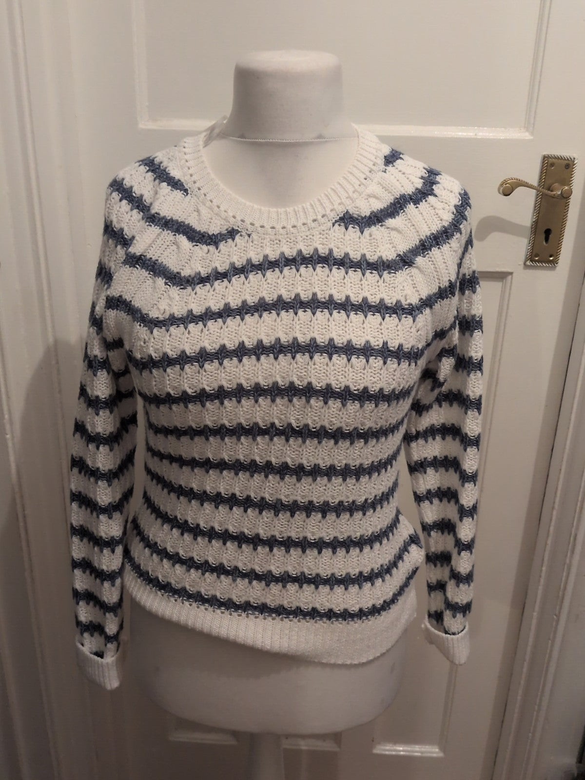Tu 10 Blue And White Knit Long Sleeve Jumper