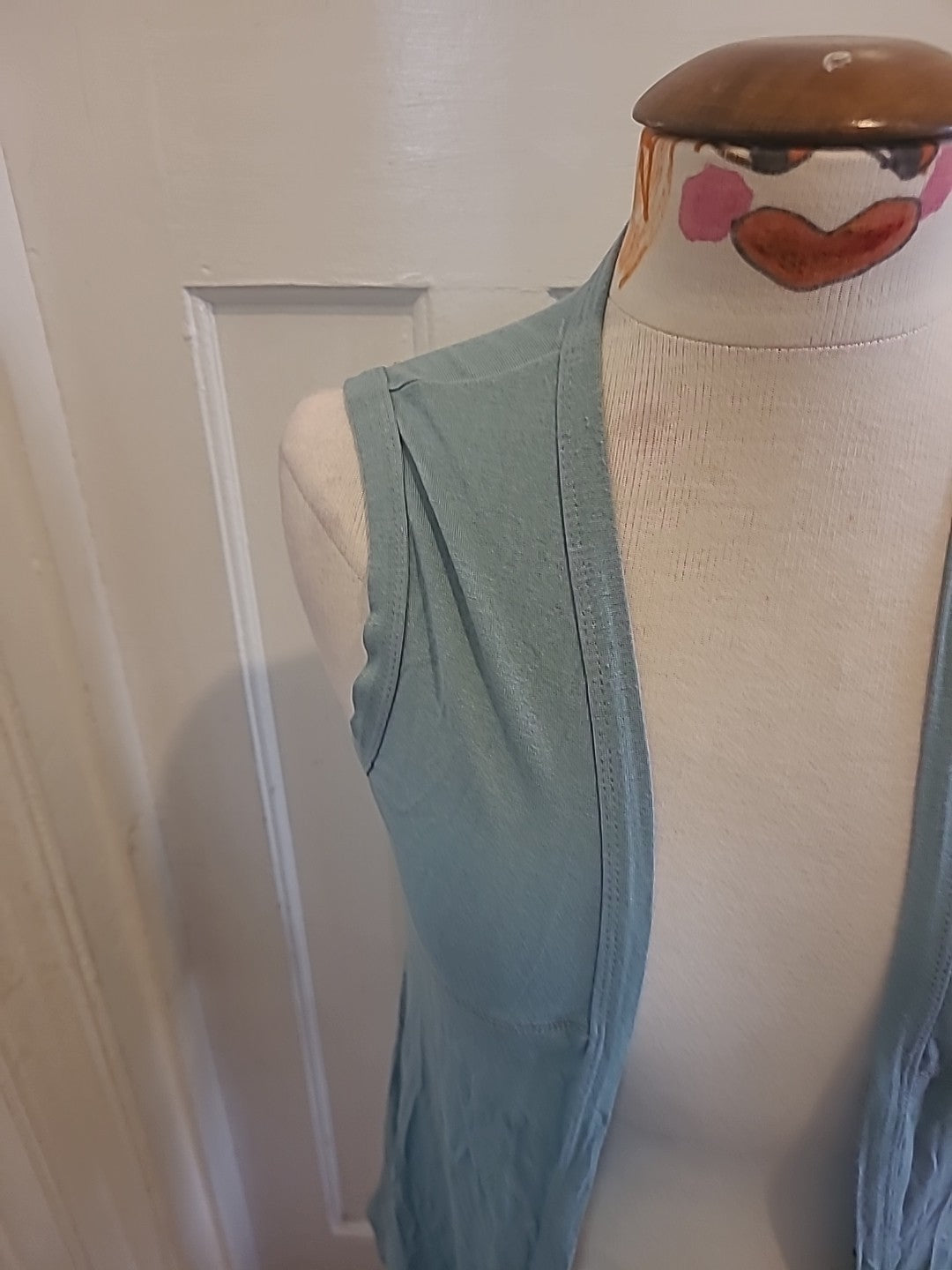 Ladies Size Medium Teal Sleeveless Cardigan