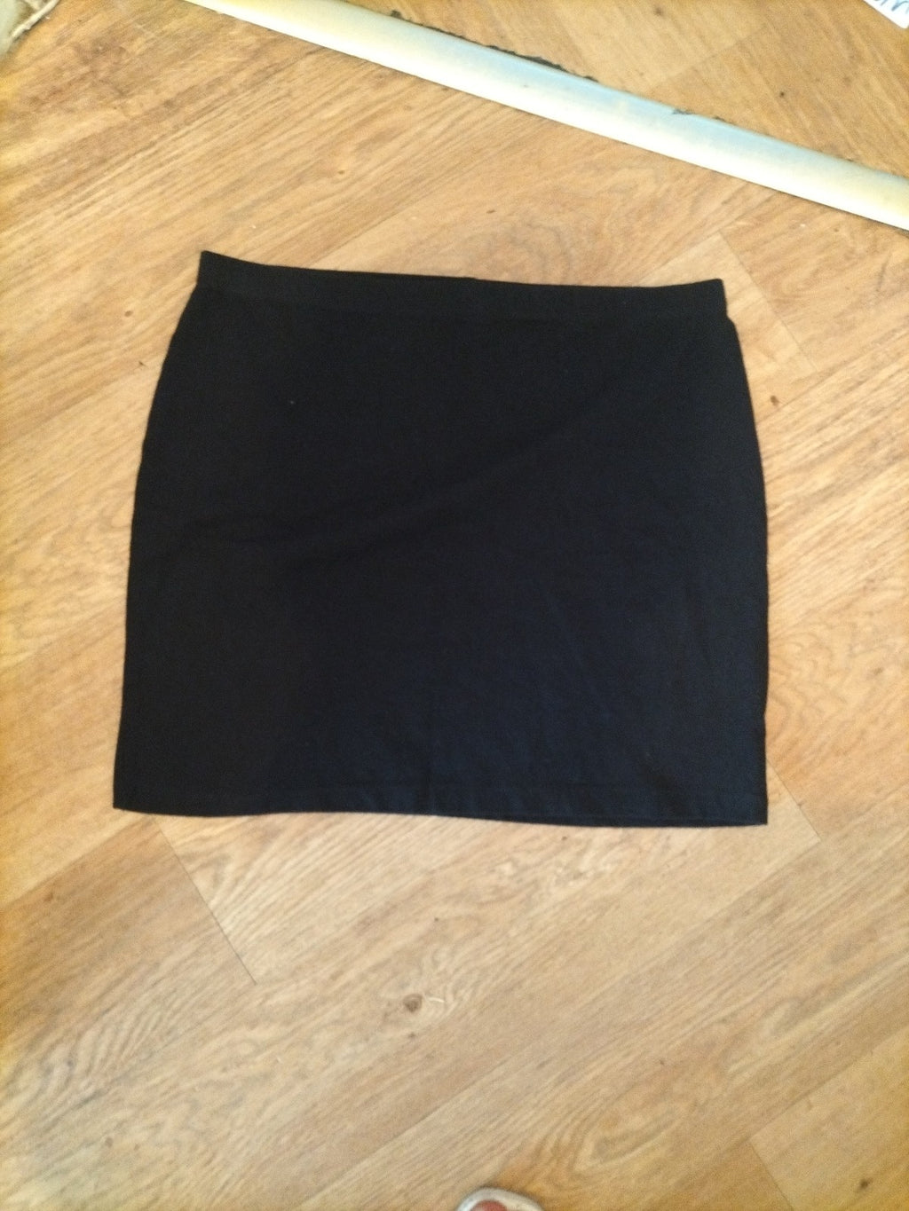 Primark 16 Black Plain Stretch Knee Length Skirt
