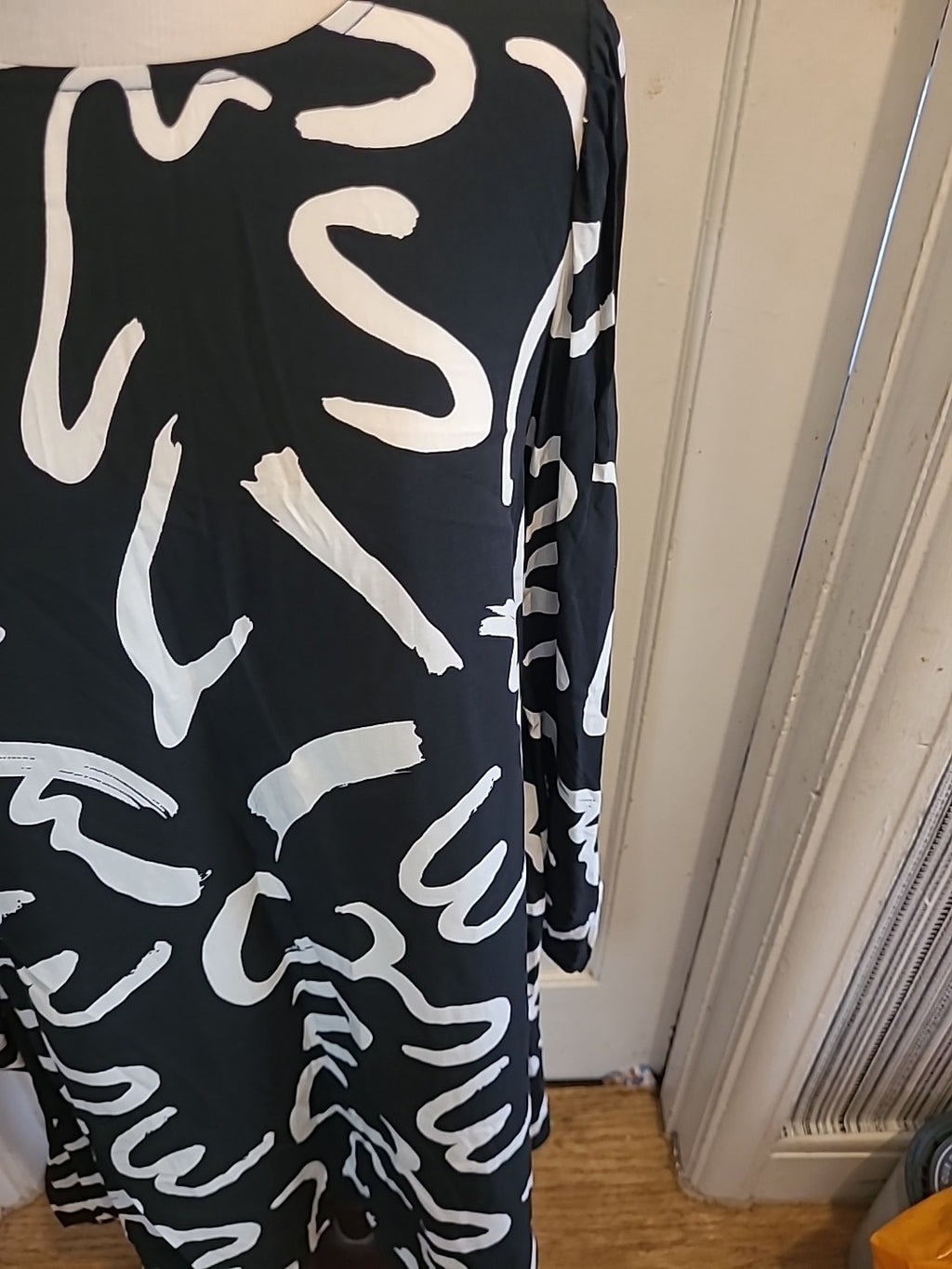 Ladies Shein Size Small Black/White Long Sleeved Dress