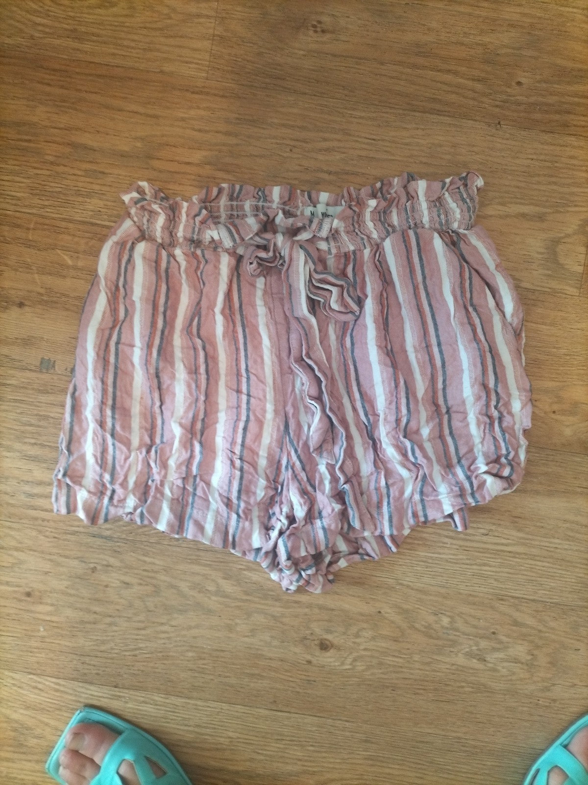 Ladies Hollister Size Medium Ultra High Rise Elasticated Shorts
