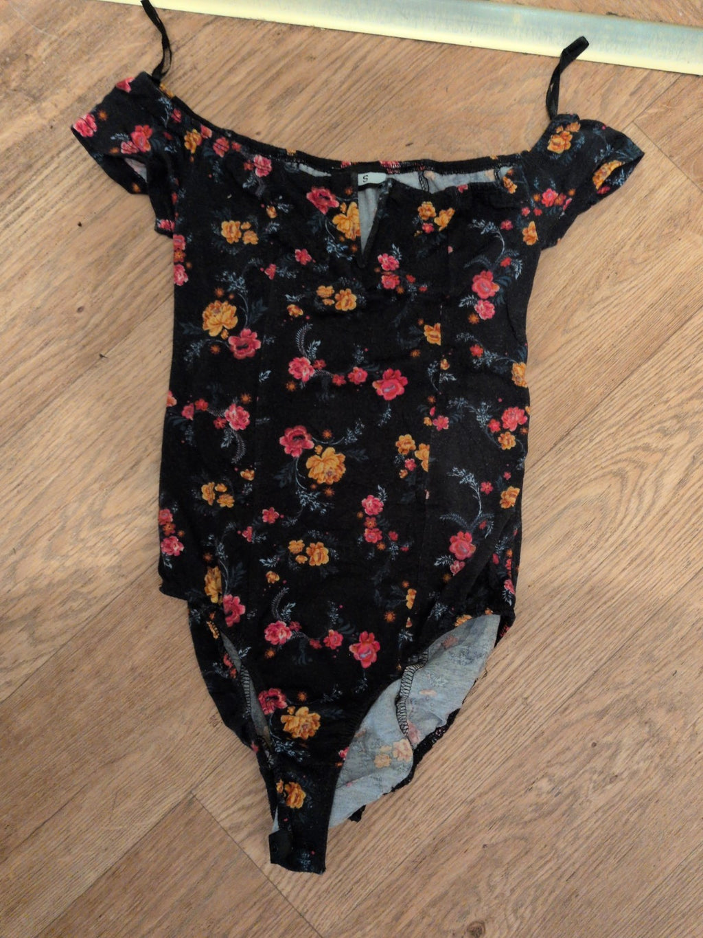 Fit Small Black Floral Short Sleeve Bodysuit