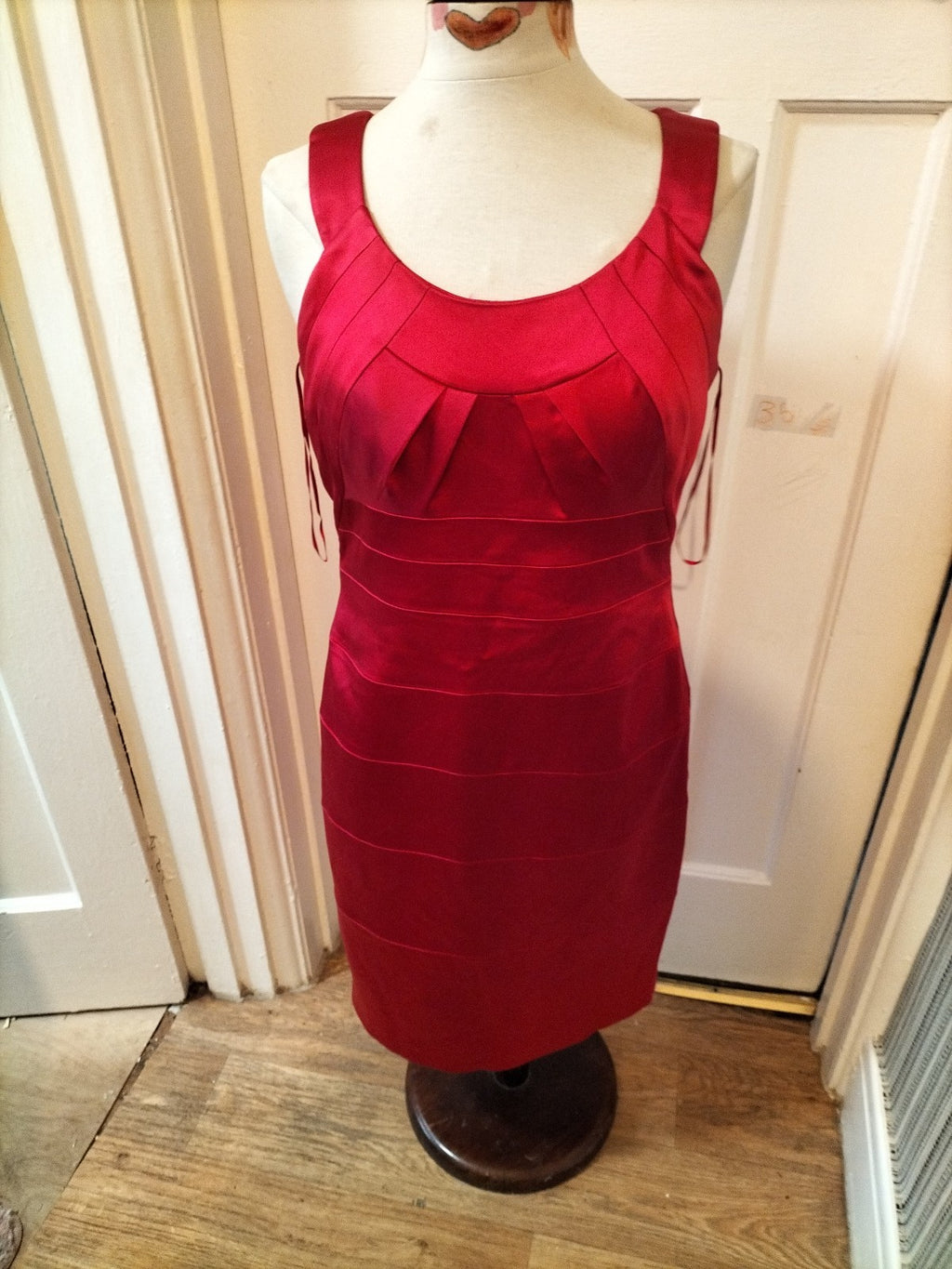 Ladies Jax Size 8 Cwrise Satin Style Lined Sleeveless Dress