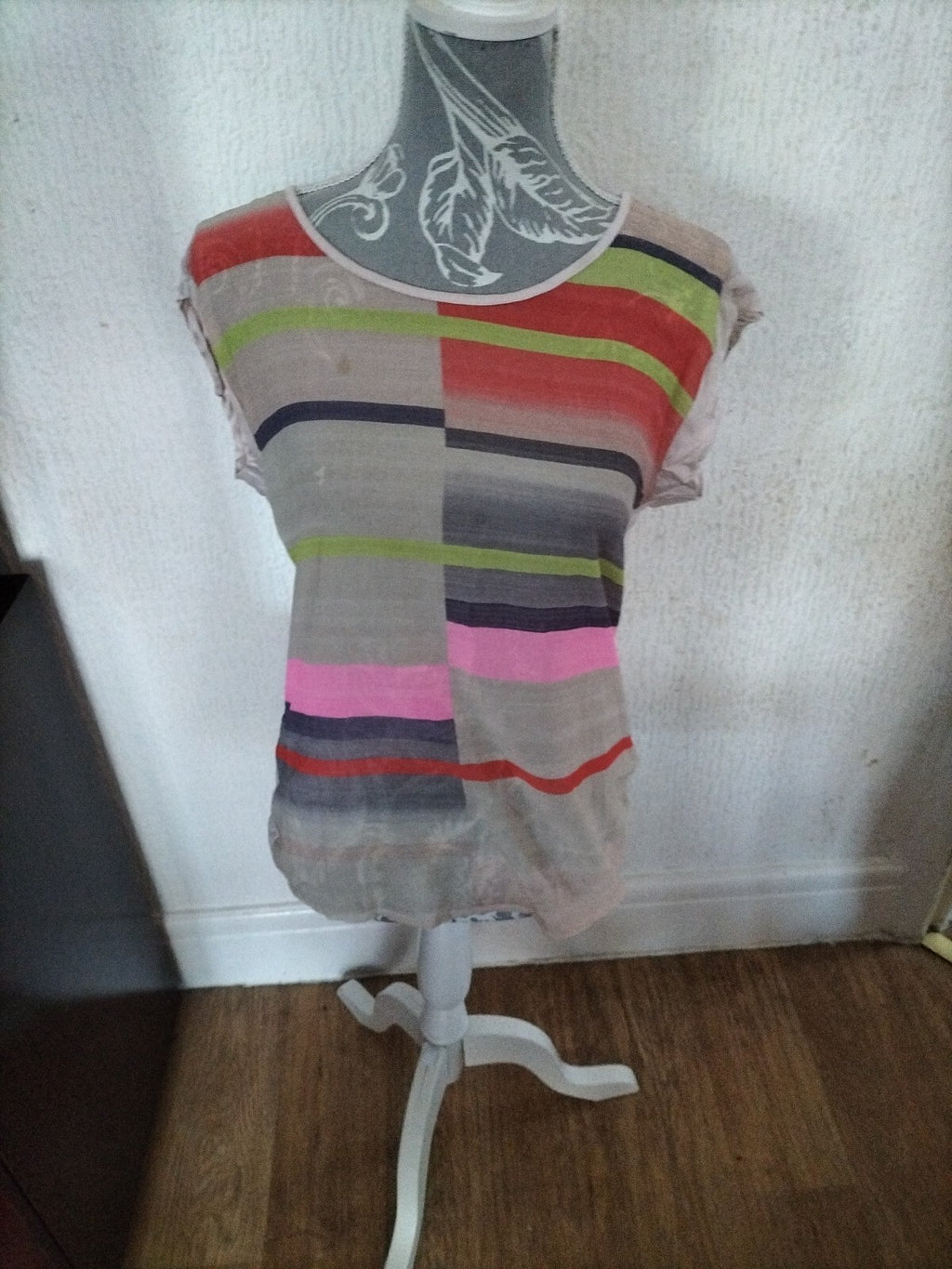 Ladies Primark Size 12 Striped Short Sleeved Tshirt.