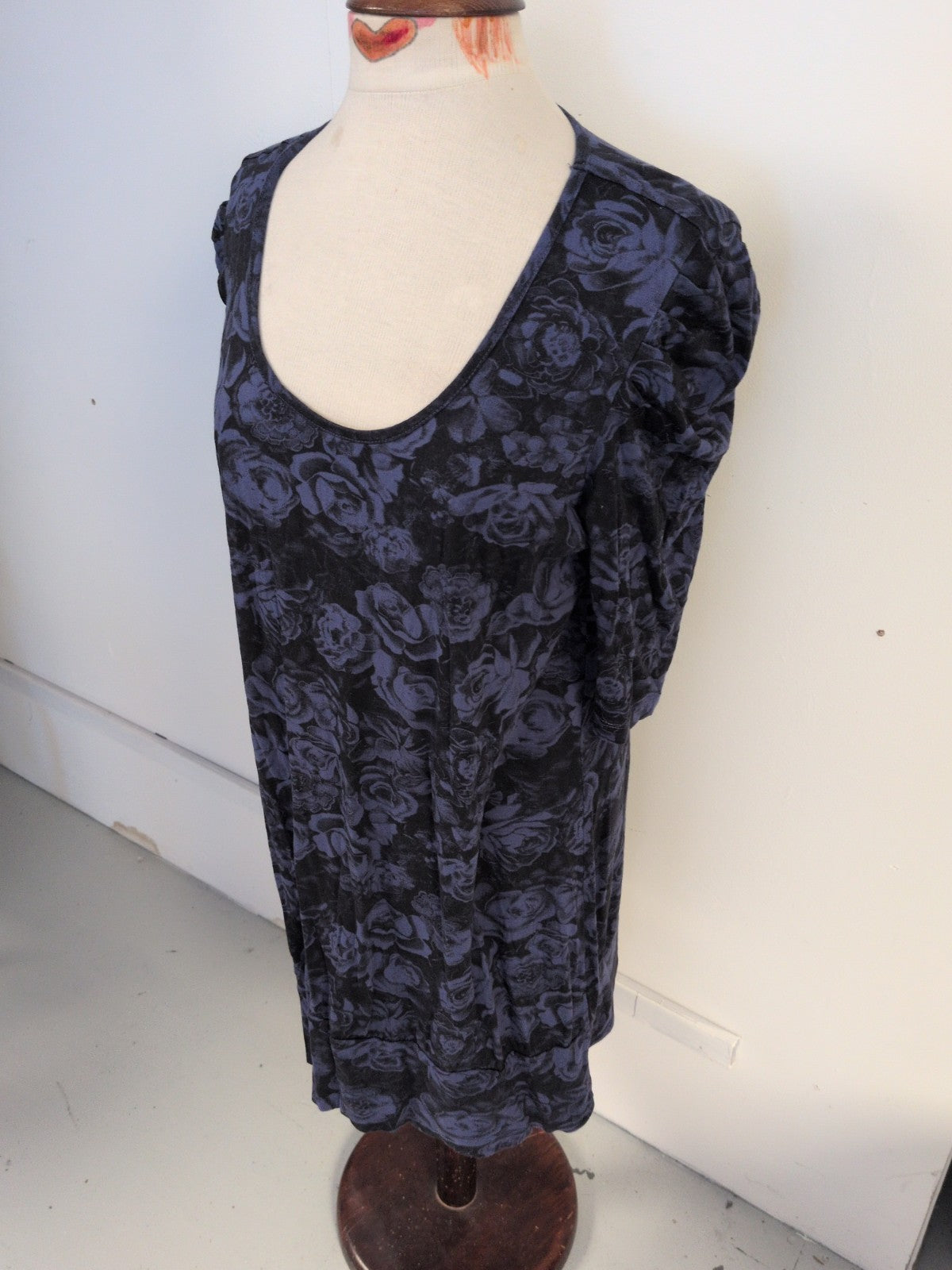 M/L Black And Navy Floral Round Neck Half Sleeve Dress
