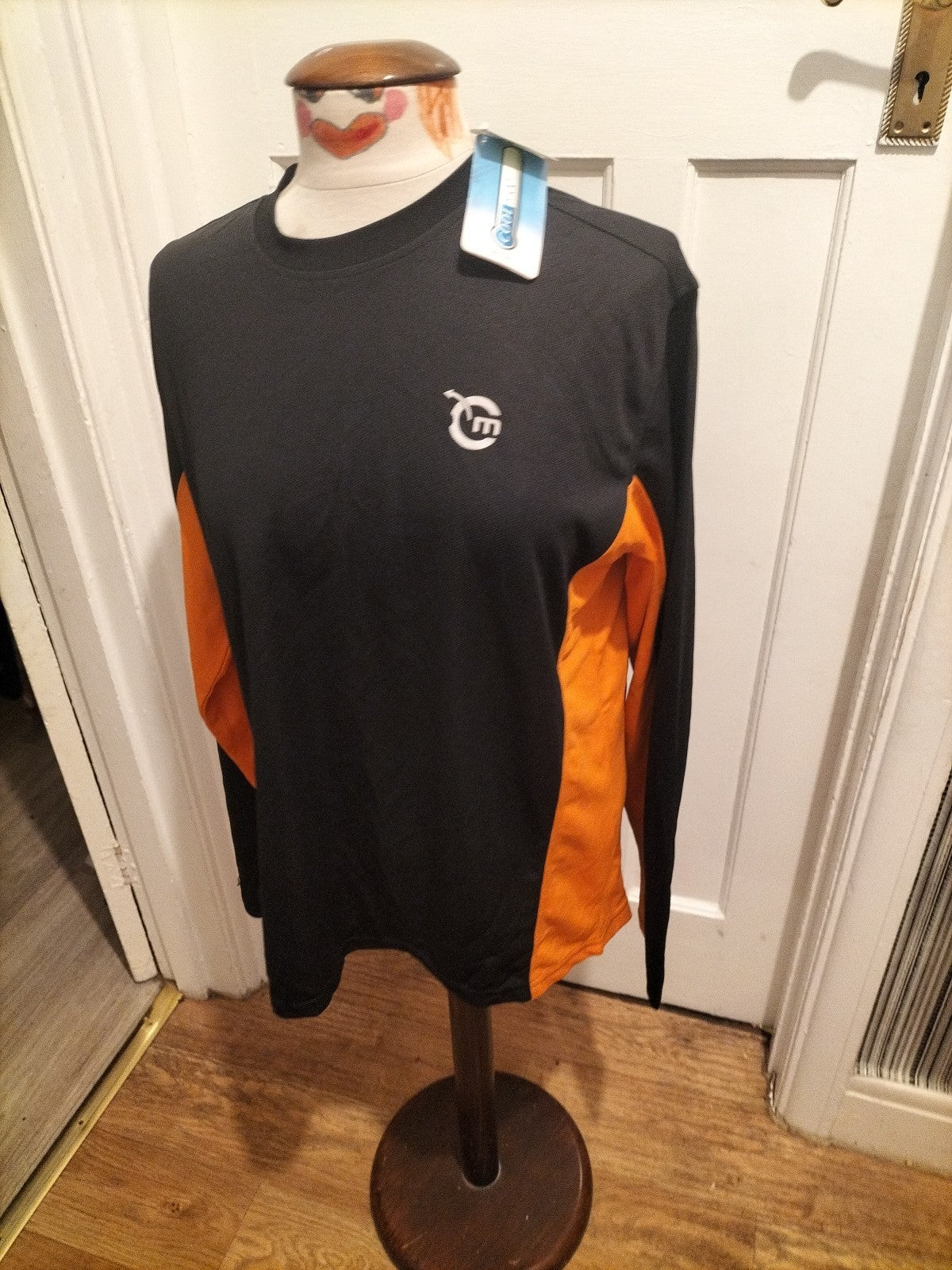 Brand New Mens Cool Max Size 42R Orange Black Long Sleeved Sports Tshirt